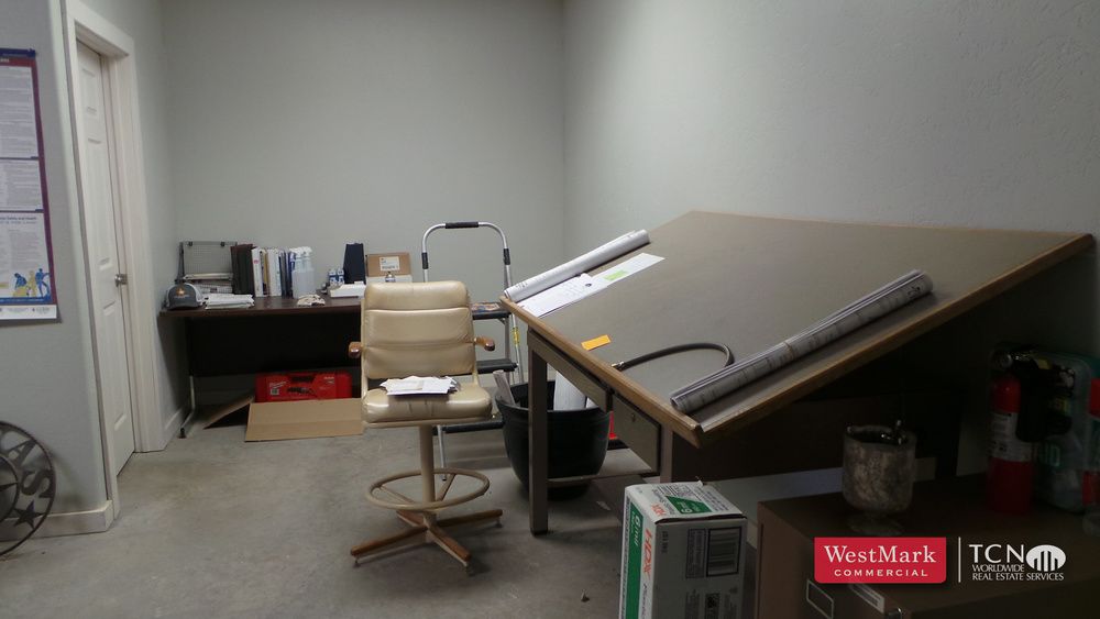Office/ Warehouse with Stack Yard in Wolfforth: 207 Highway 62-82, Wolfforth, TX, 79382